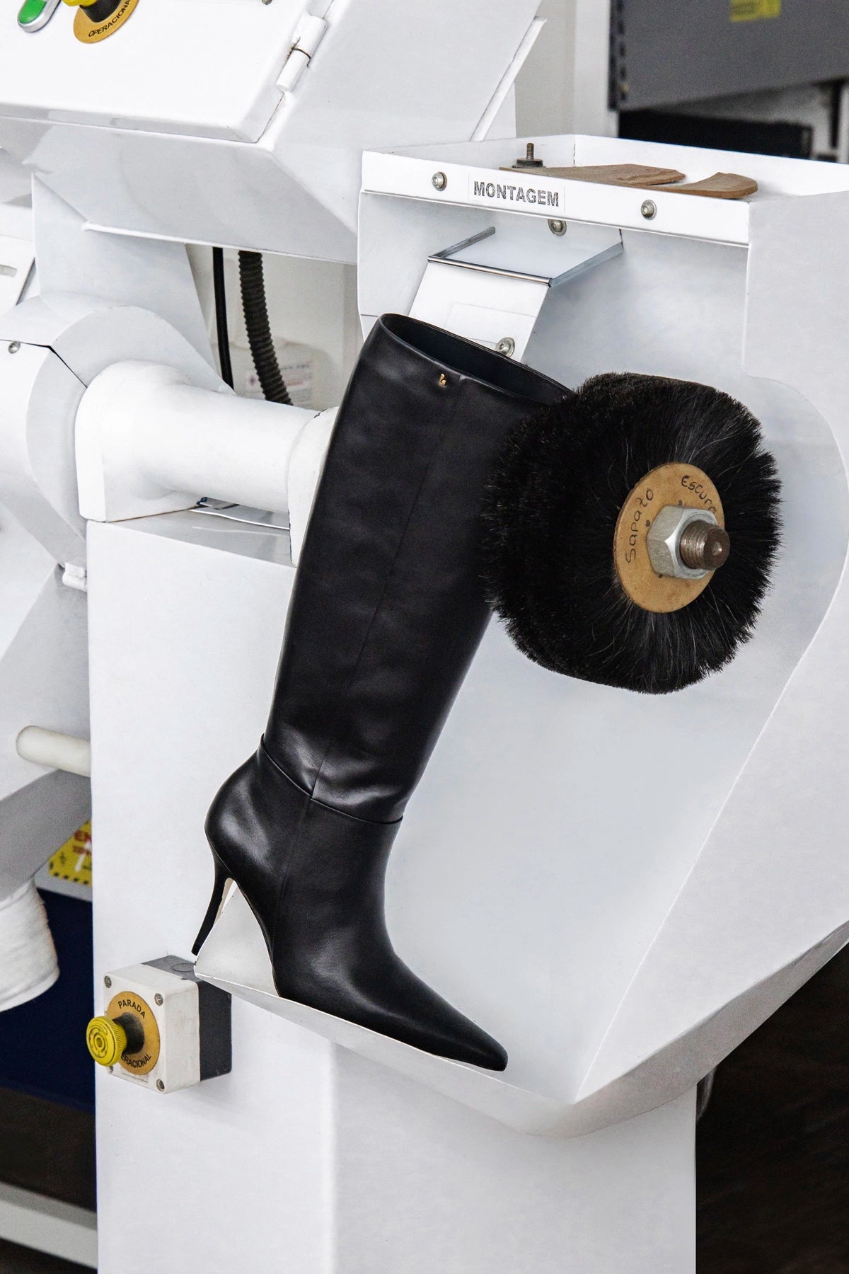 Carine Boot In Black Leather - Larroude