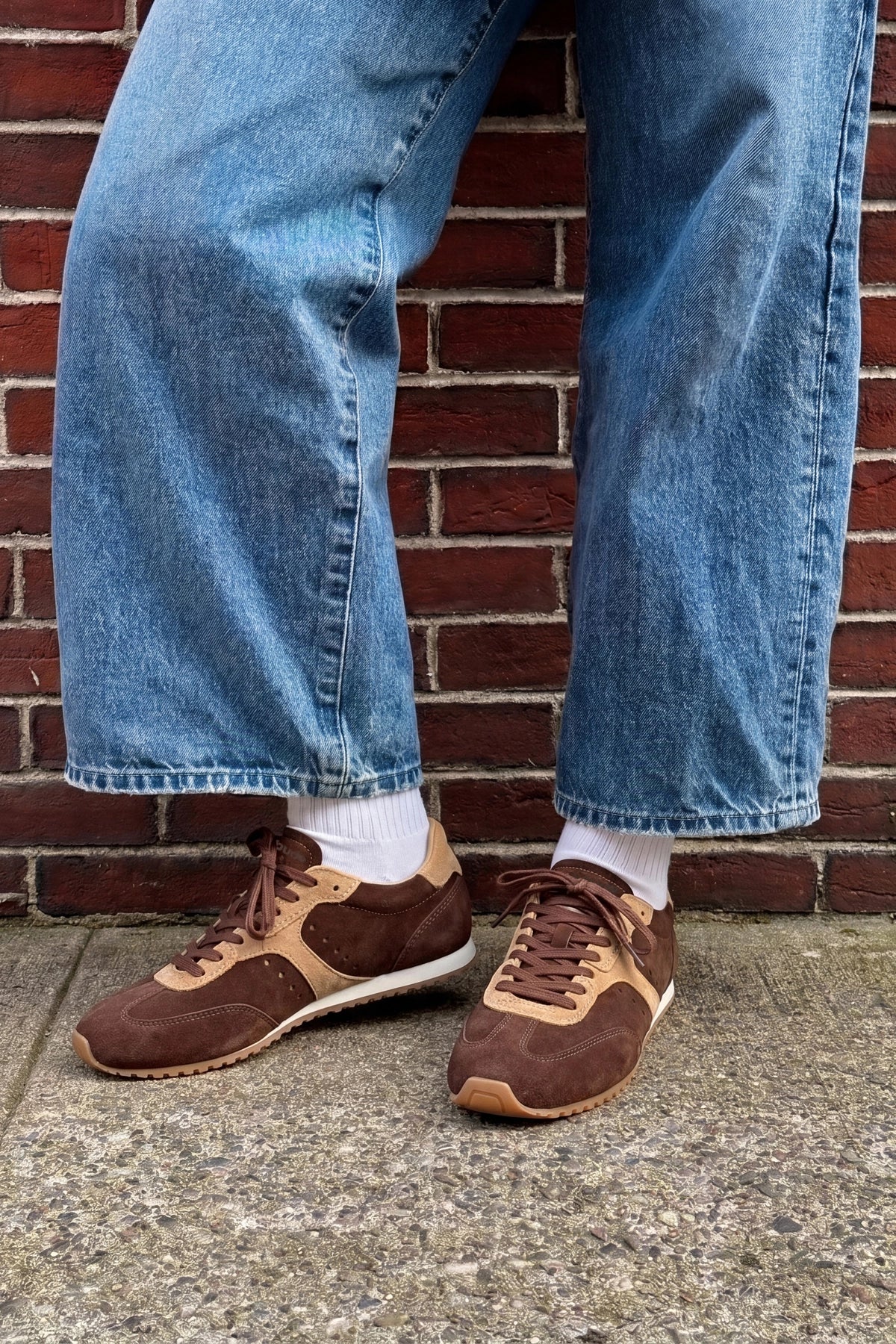 Stella Sneaker Brown Suede - Larroude