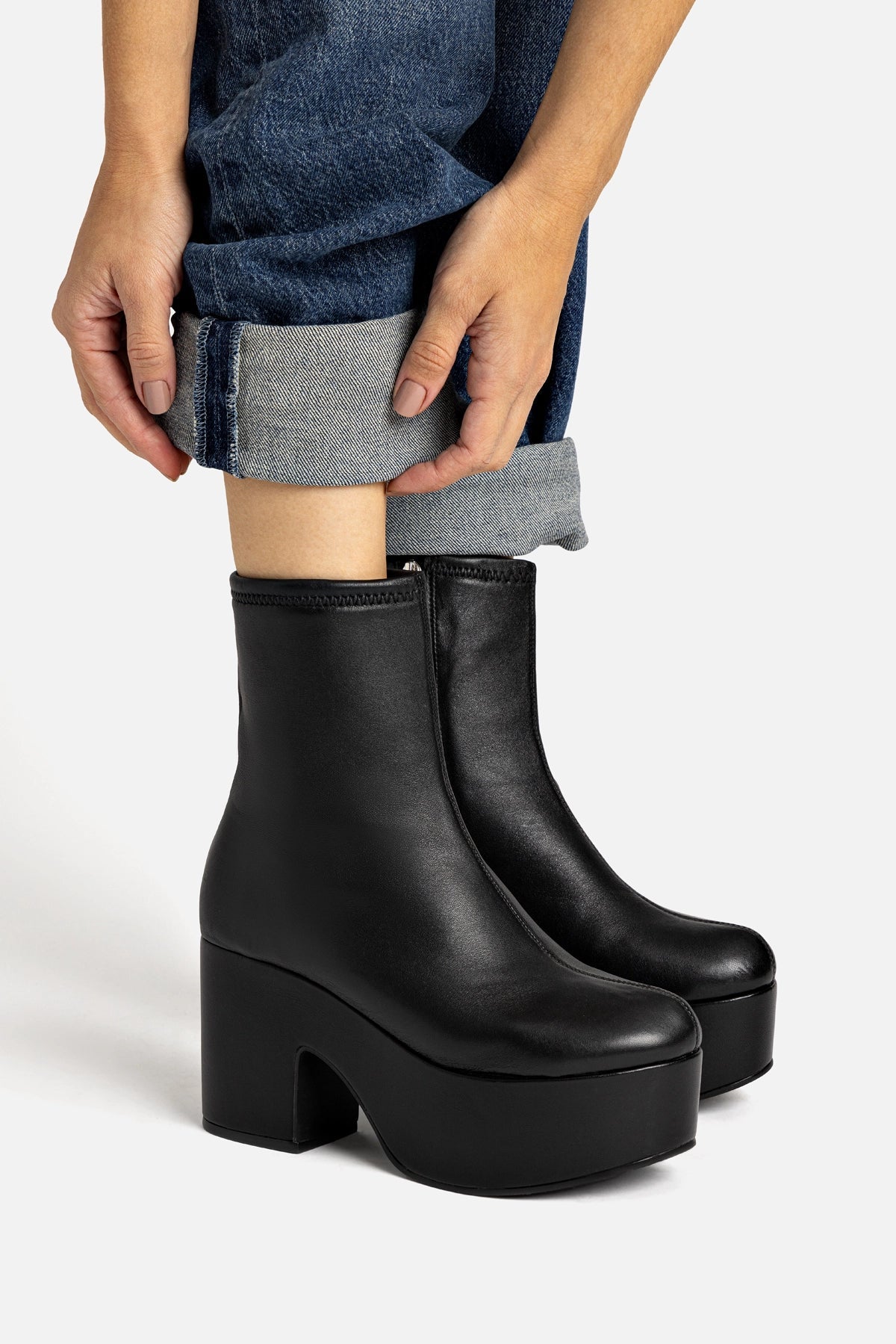Miso Platform Boot In Black Stretch Leather - Larroude