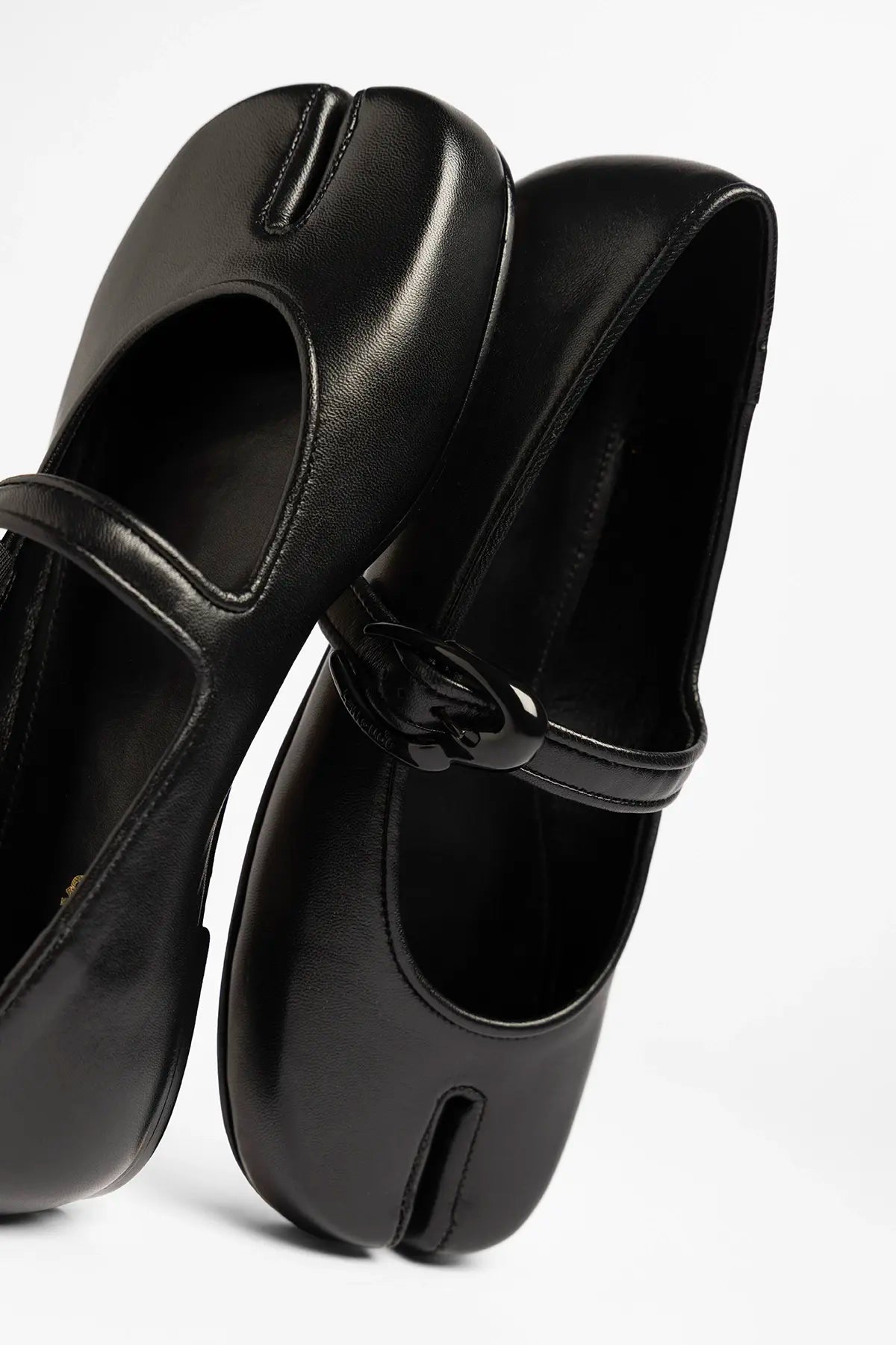 Verona Tabi Ballet Flat Black Leather - Larroude