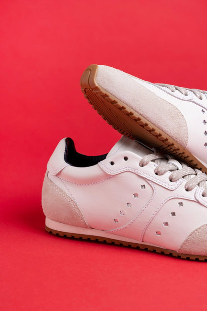 Stella Sneaker In White Leather - Larroude