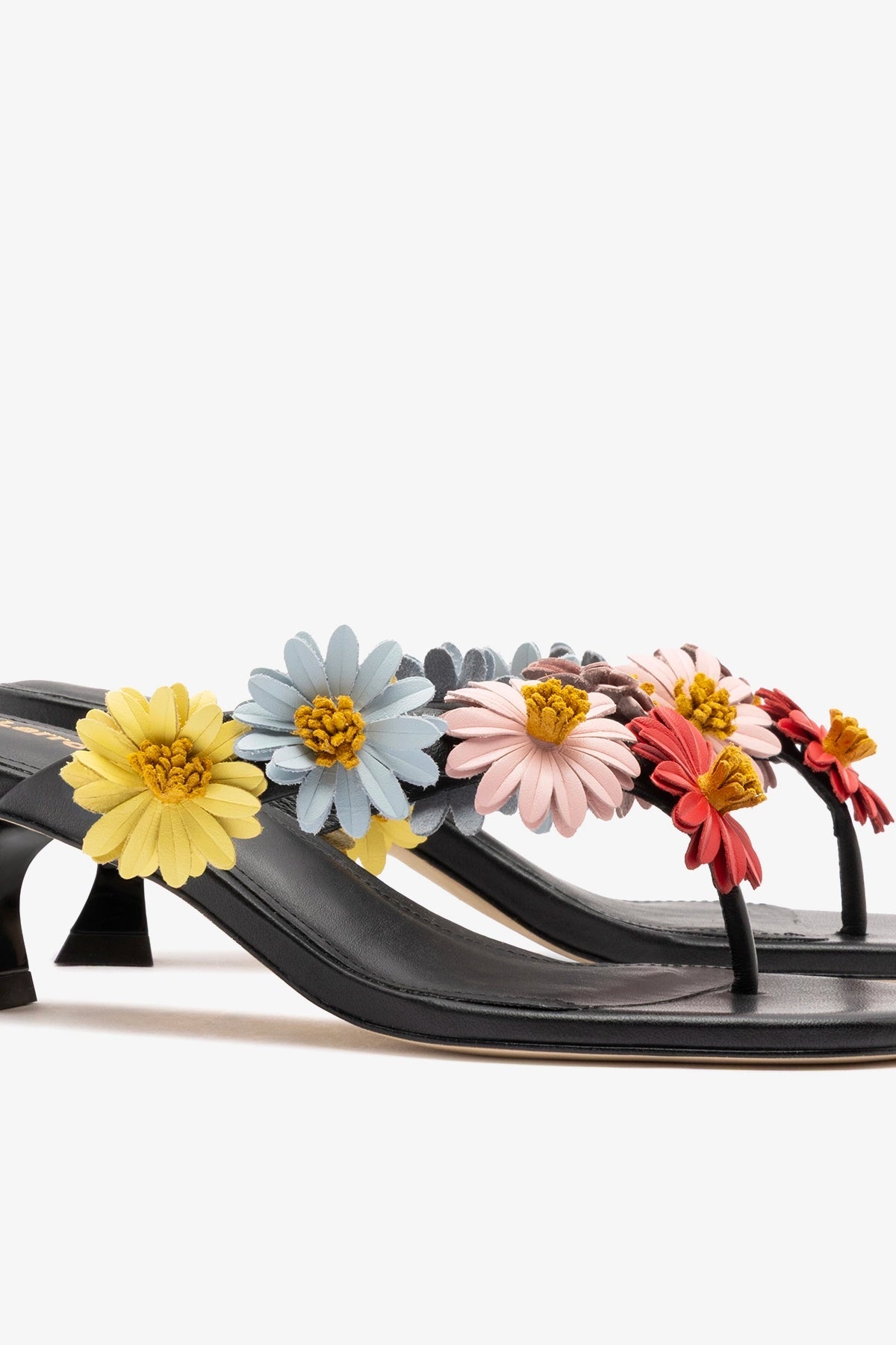 Fiore Thong Sandal Black Leather - Larroude