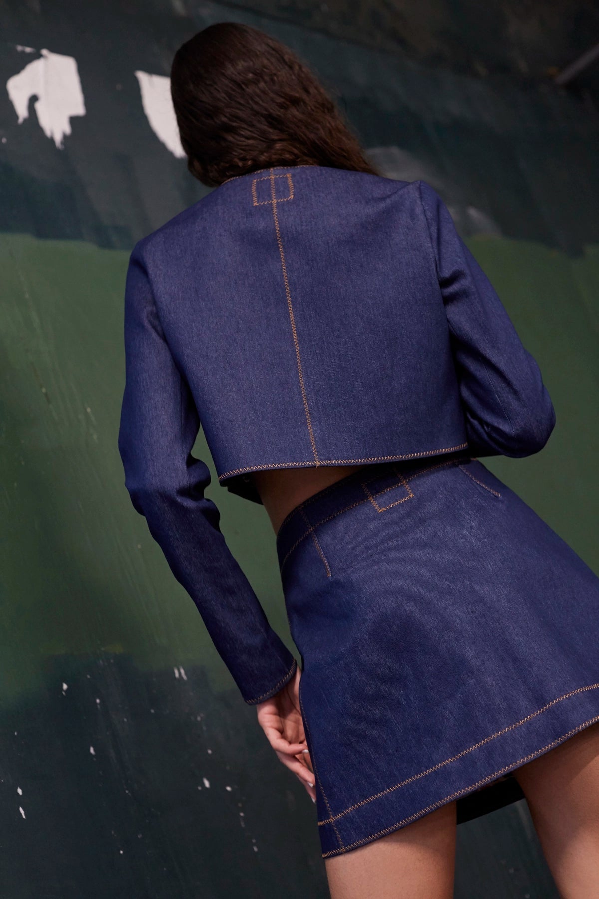 Gloria Cropped Jacket In Blue Denim - Larroude