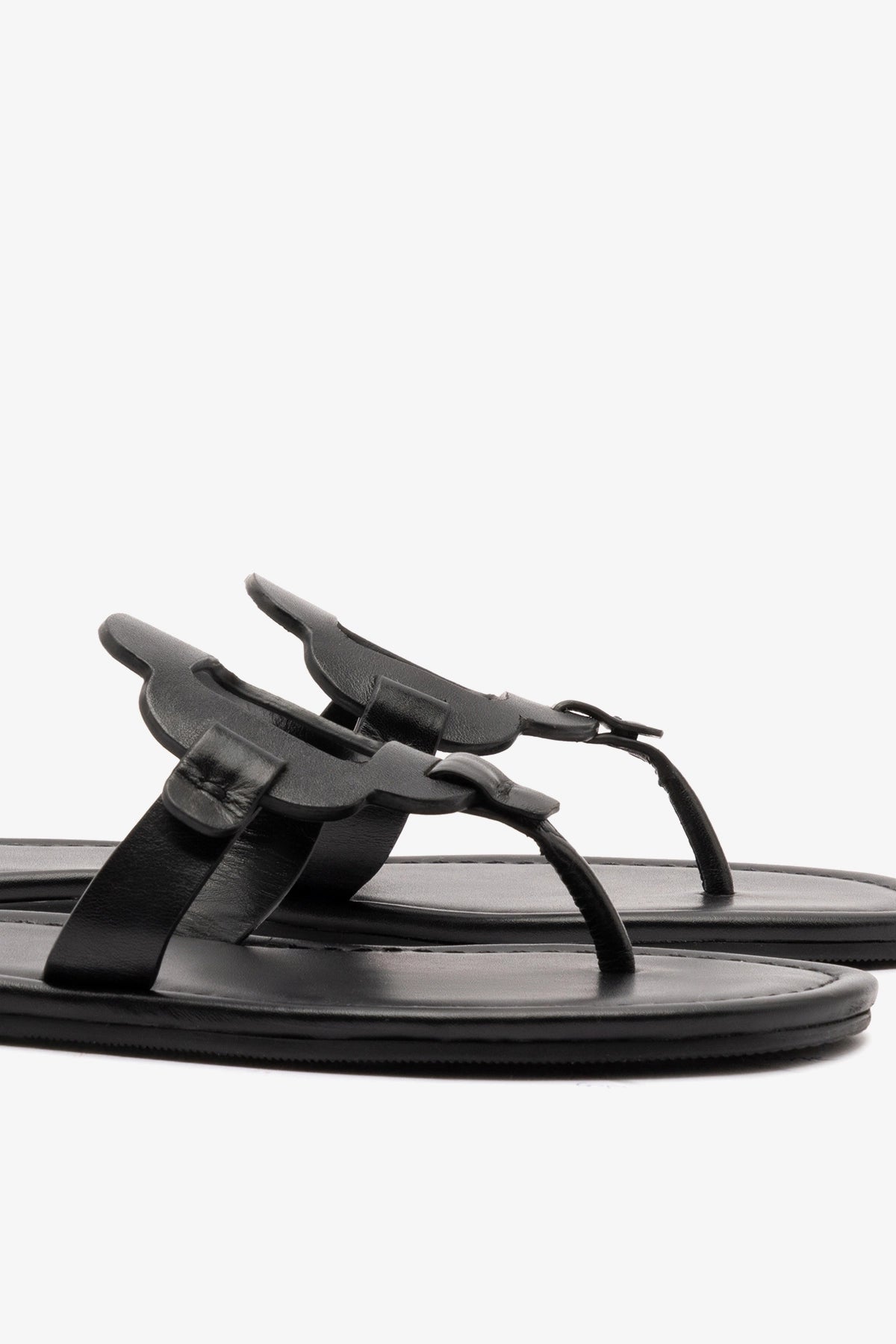 Margherita Thong Sandal In Black Leather - Larroude