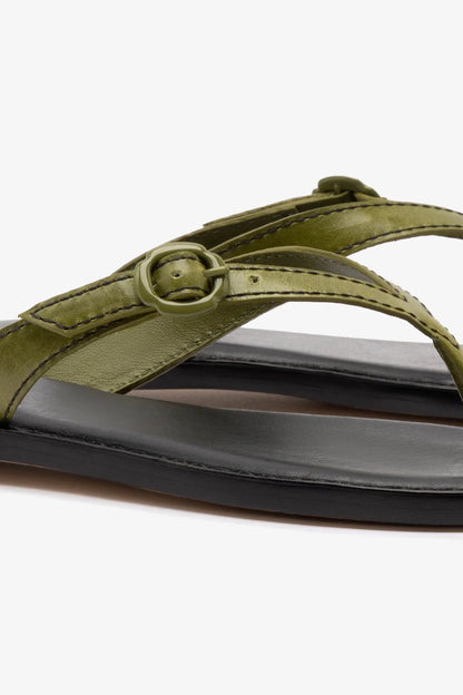 Mary Kate Flat Sandal In Seaweed Leather - Larroude