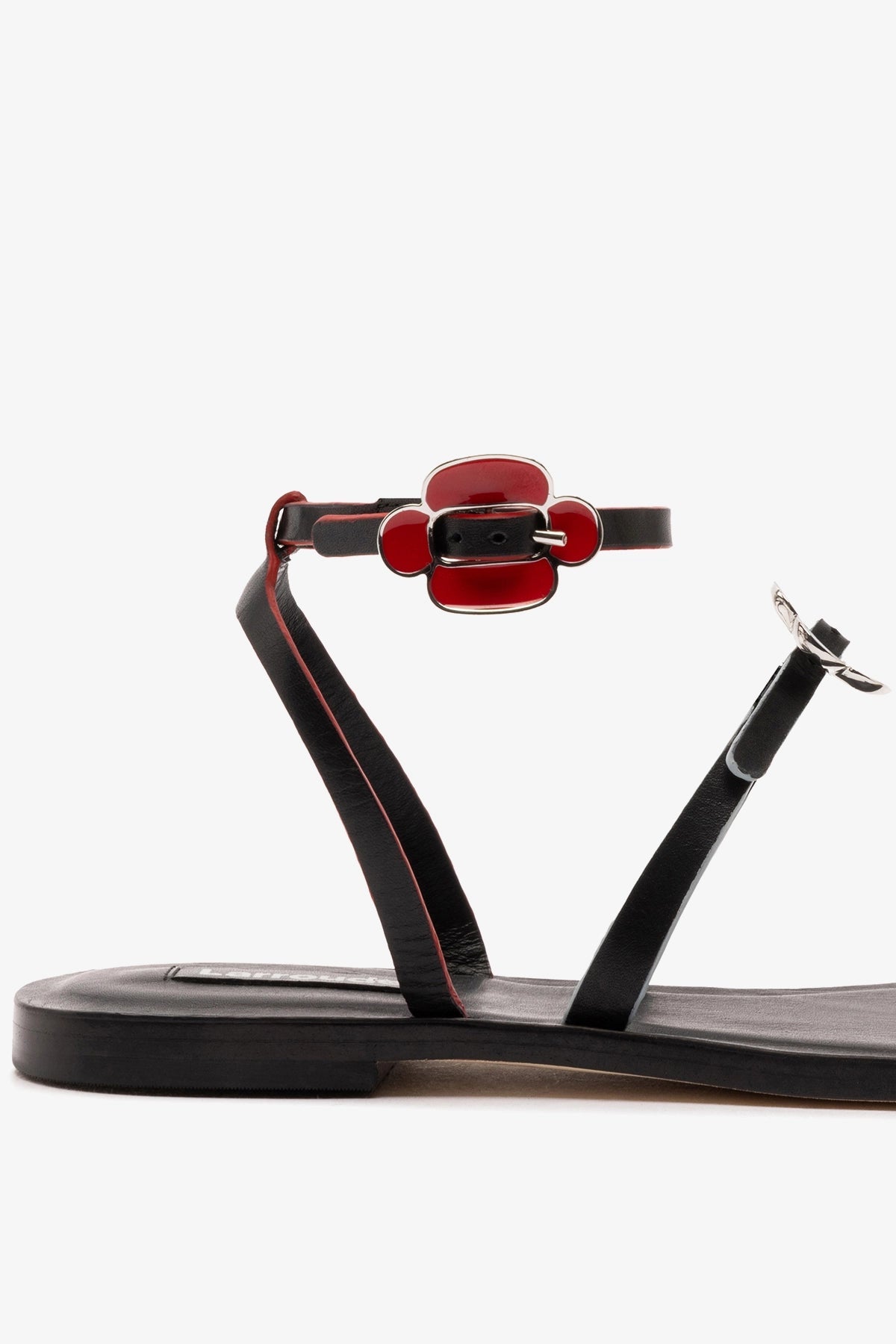 Tinx Flat Sandal In Black Leather - Larroude