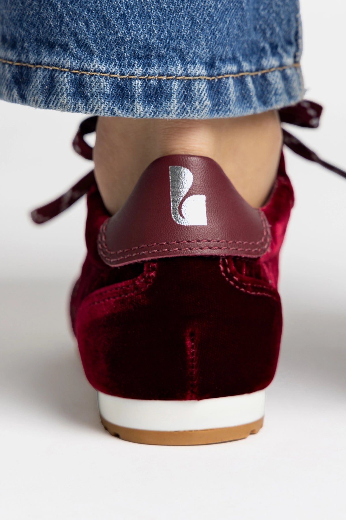 Stella Sneaker In Wine Velvet - Larroude