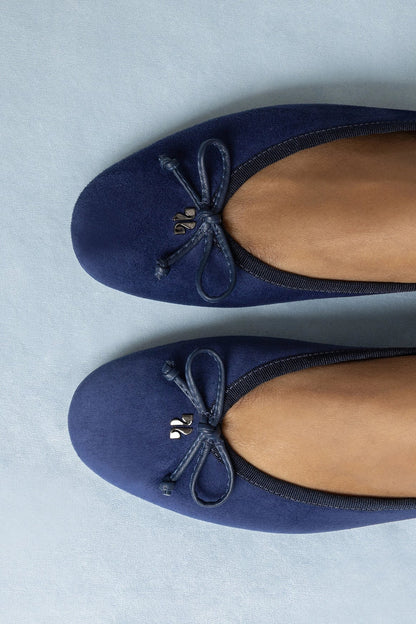 Pavlova Ballet Flat In Indigo Suede - Larroude
