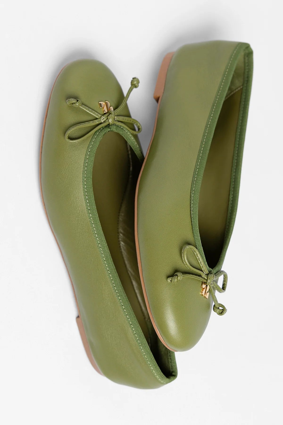 Pavlova Ballet Flat Seaweed Leather - Larroude
