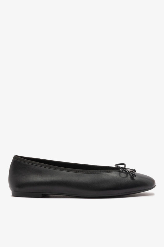 Pavlova Ballet Flat In Black Leather - Larroude