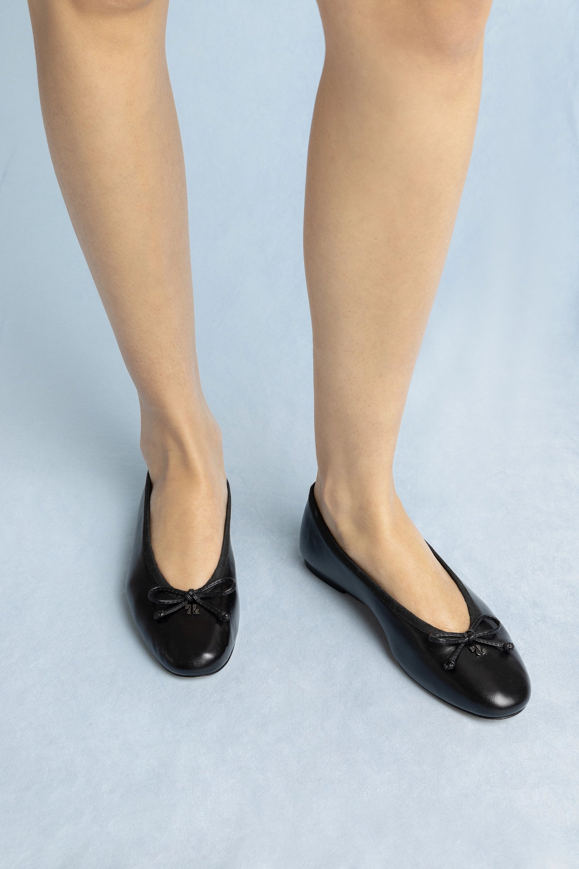 Pavlova Ballet Flat In Black Leather - Larroude