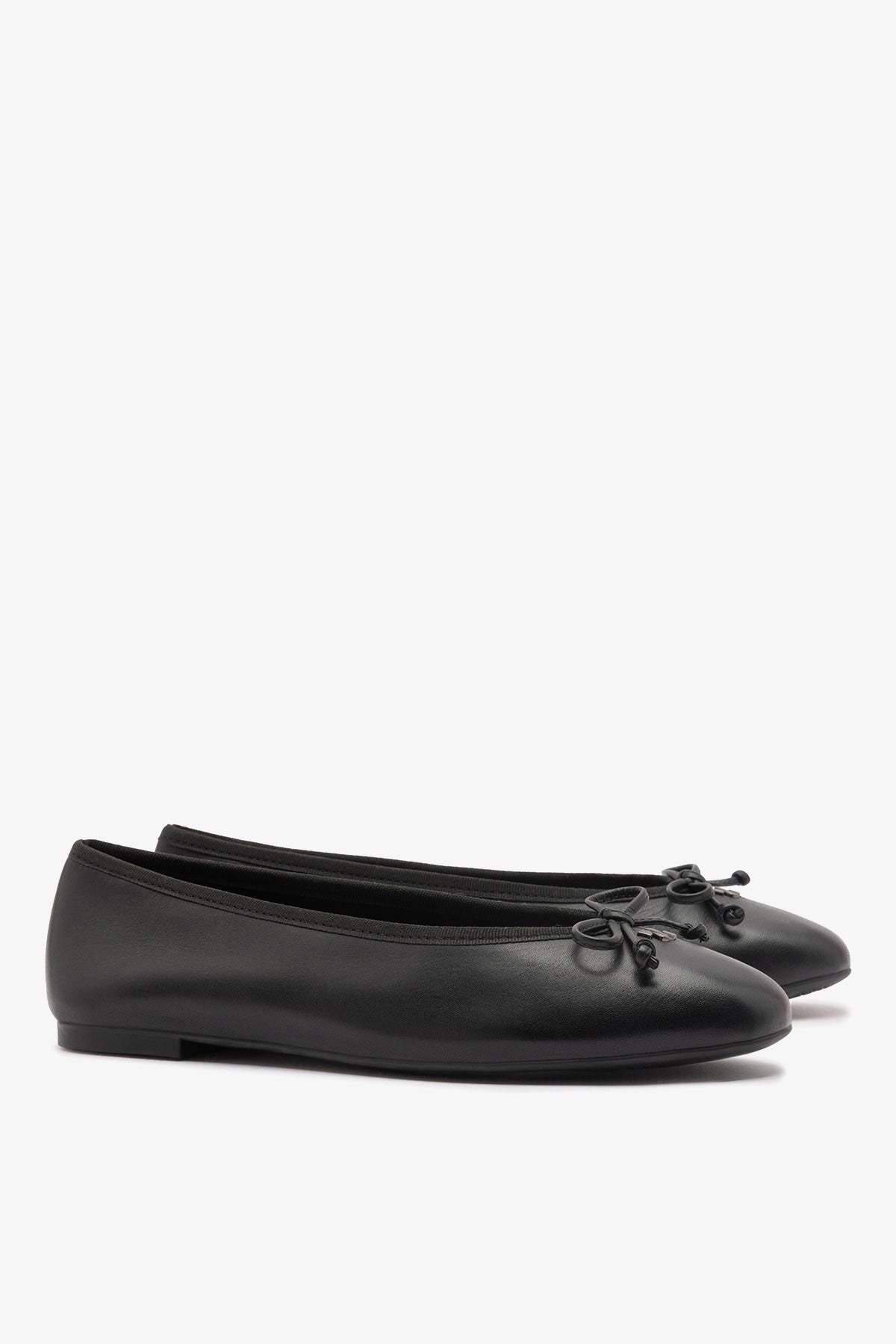 Pavlova Ballet Flat In Black Leather - Larroude