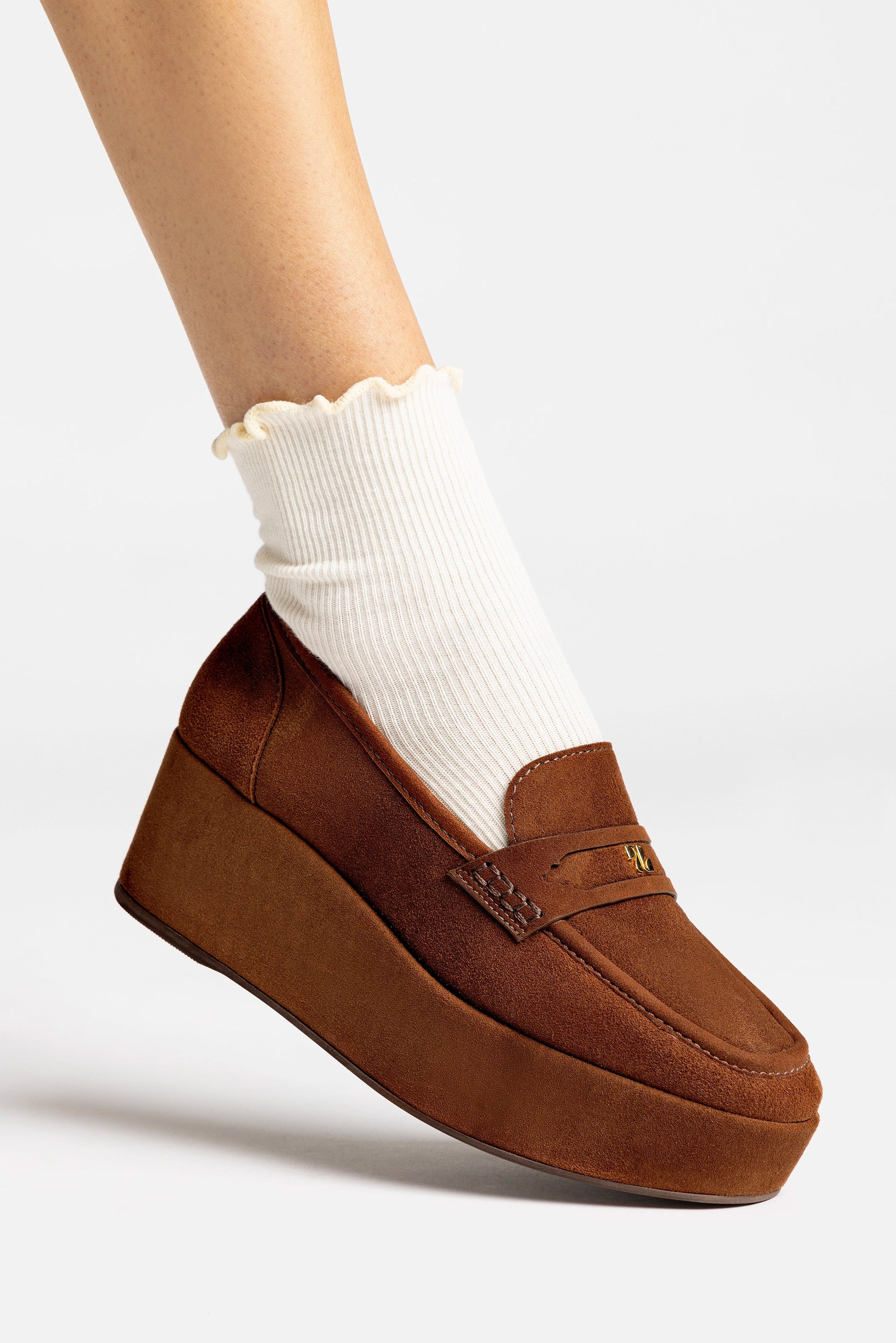 Suki Flatform Loafer In Burnt Umber Suede - Larroude
