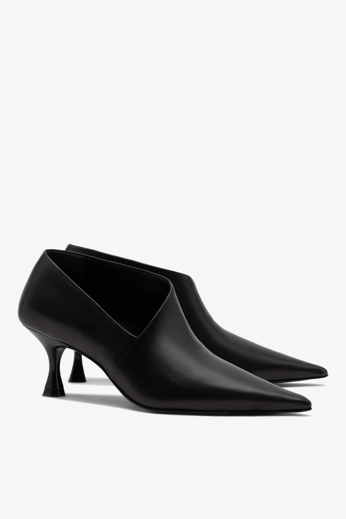 Larroudé by Nicolò B. Vittoria Pump In Black Leather - Larroude