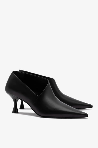 Larroudé by Nicolò B. Vittoria Pump In Black Leather - Larroude