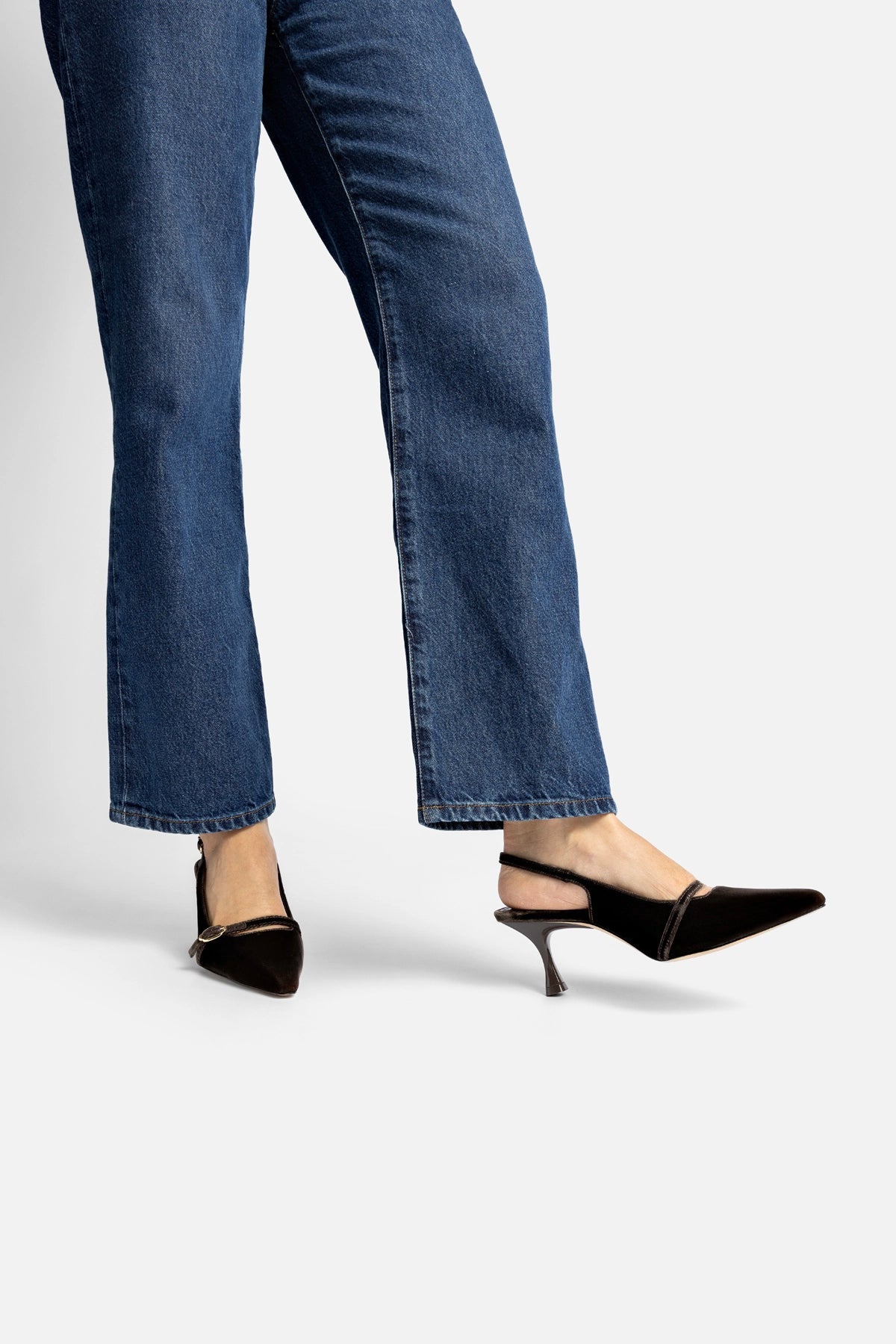 Ines Pump In Expresso Velvet - Larroude