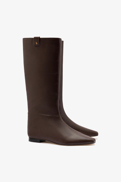 Alexis Flat Boot In Brown Leather - Larroude
