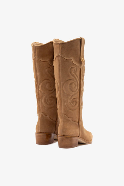 Paloma Boot In Peanut Suede - Larroude