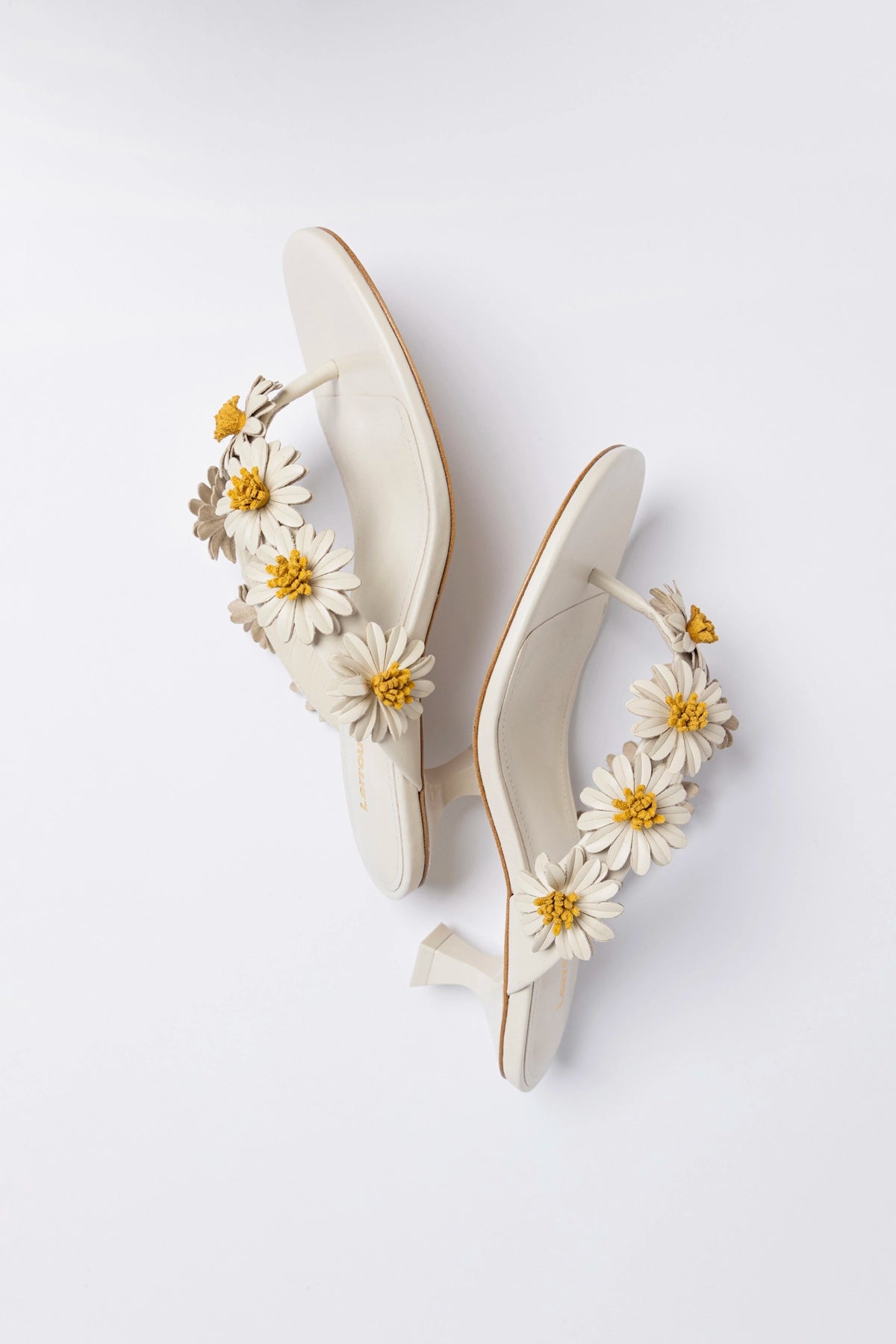 Fiore Thong Sandal Ivory Leather - Larroude
