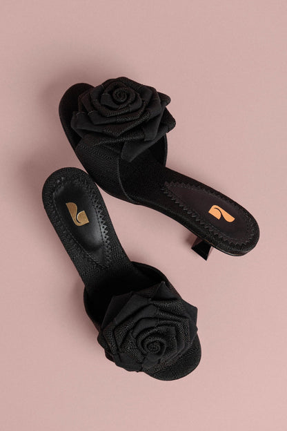 Scarlet Low Mule In Black Raffia - Larroude