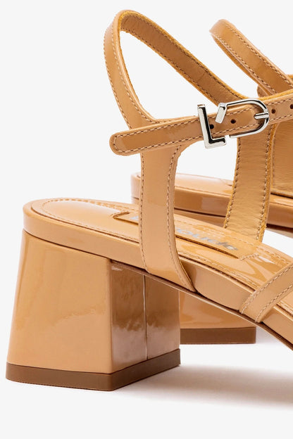 Hana Block In Tan Patent Leather - Larroude