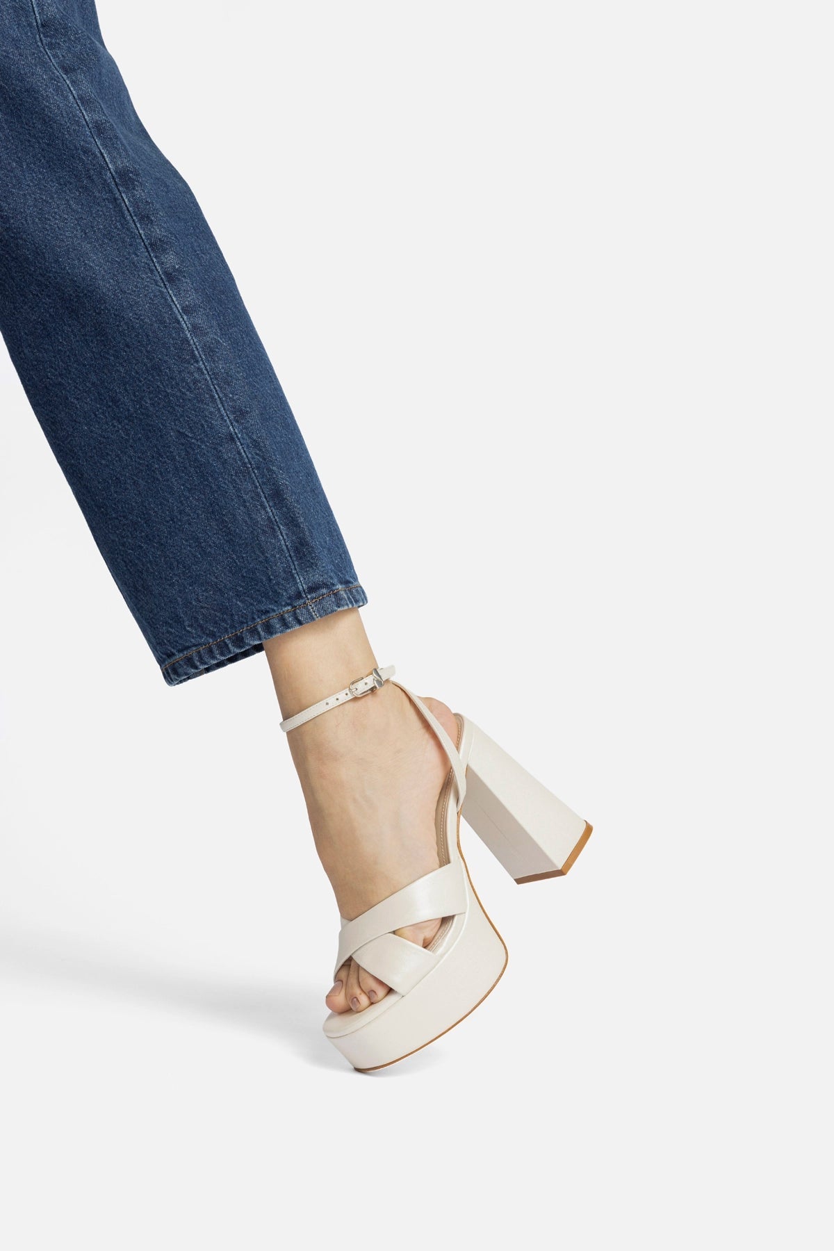 Dolly X Platform Sandal In Pearl Leather - Larroude