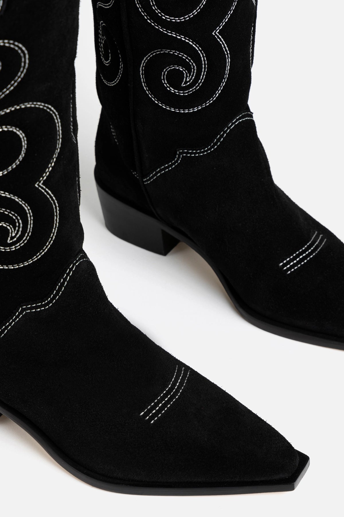 Paloma Boot In Black Suede - Larroude