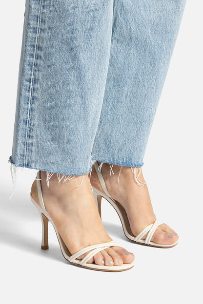 Annie Sandal In Ivory Leather - Larroude