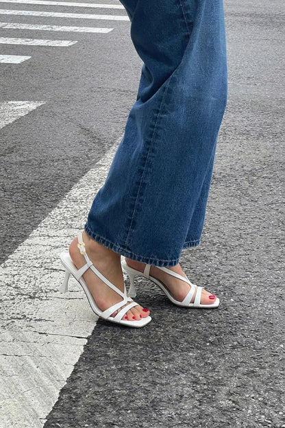 Daphne Sandal White Patent Leather - Larroude