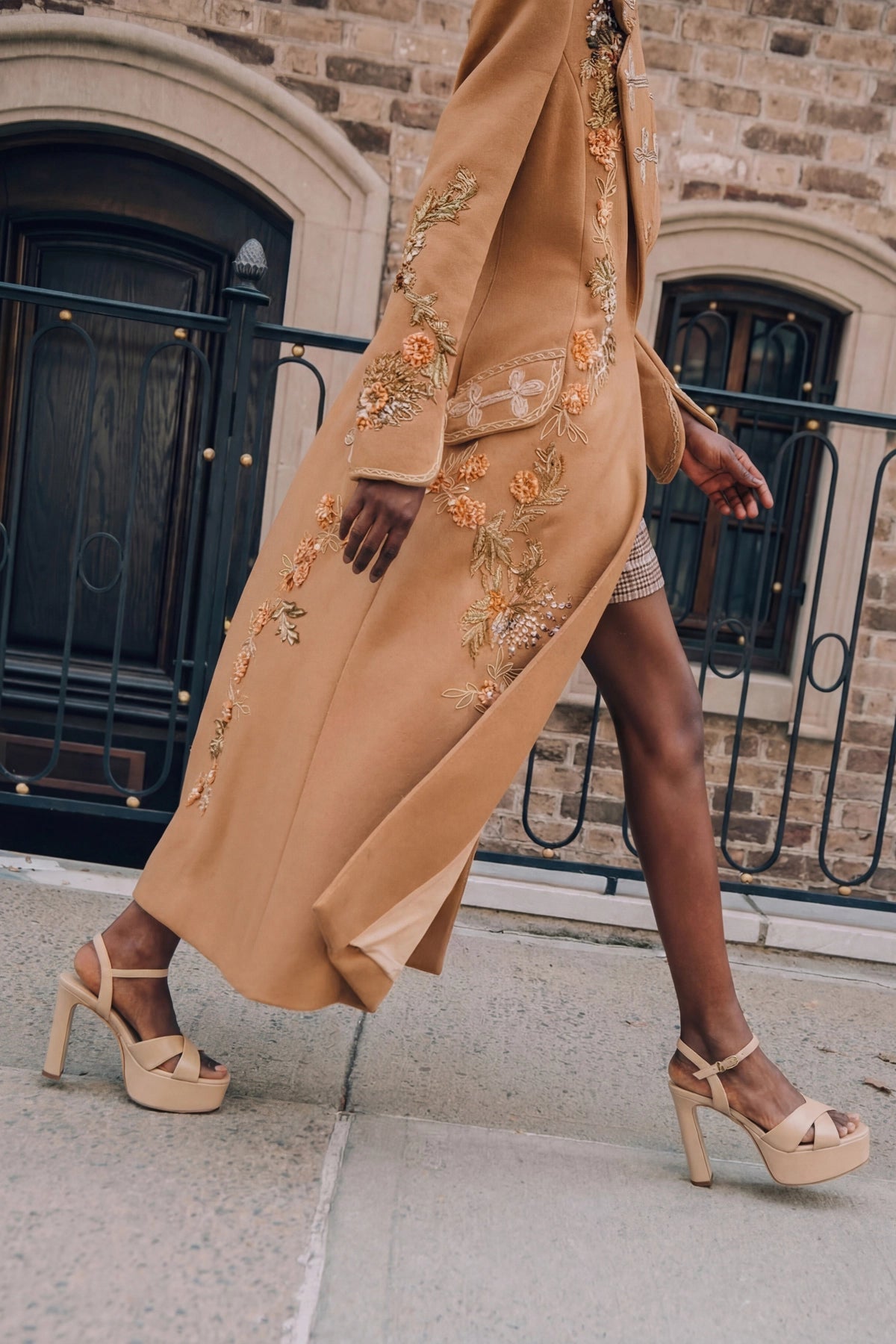 Bianca High Platform Sandal In Sand Leather - Larroude