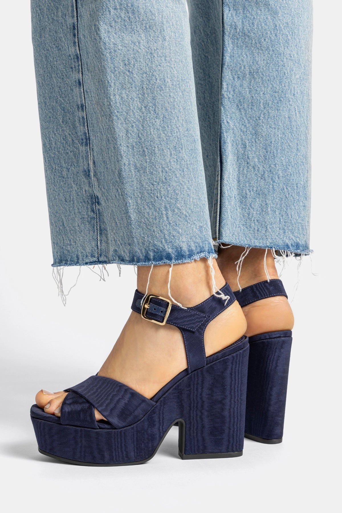 Cher Sandal In Indigo Leather - Larroude