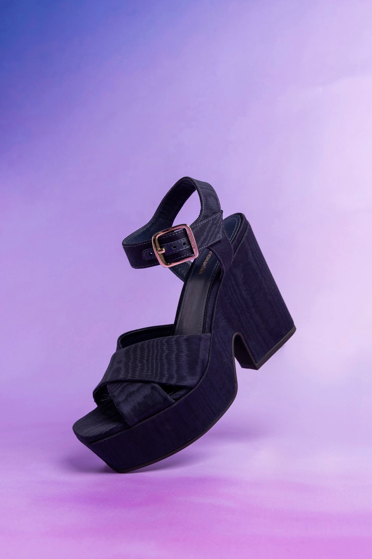 Cher Sandal In Indigo Leather - Larroude