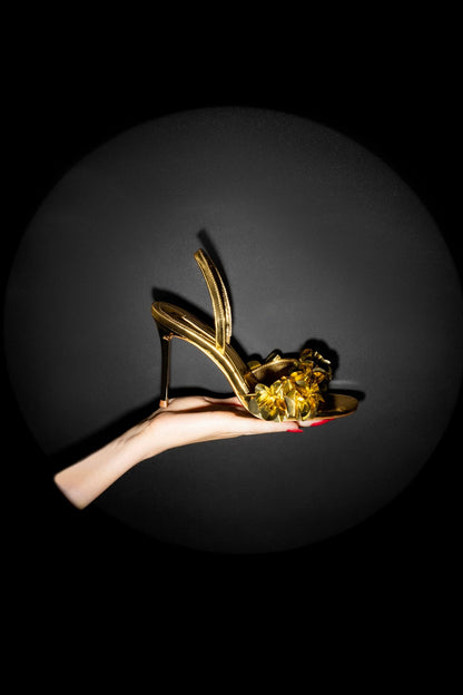 Morgan Sandal In Gold Specchio - Larroude