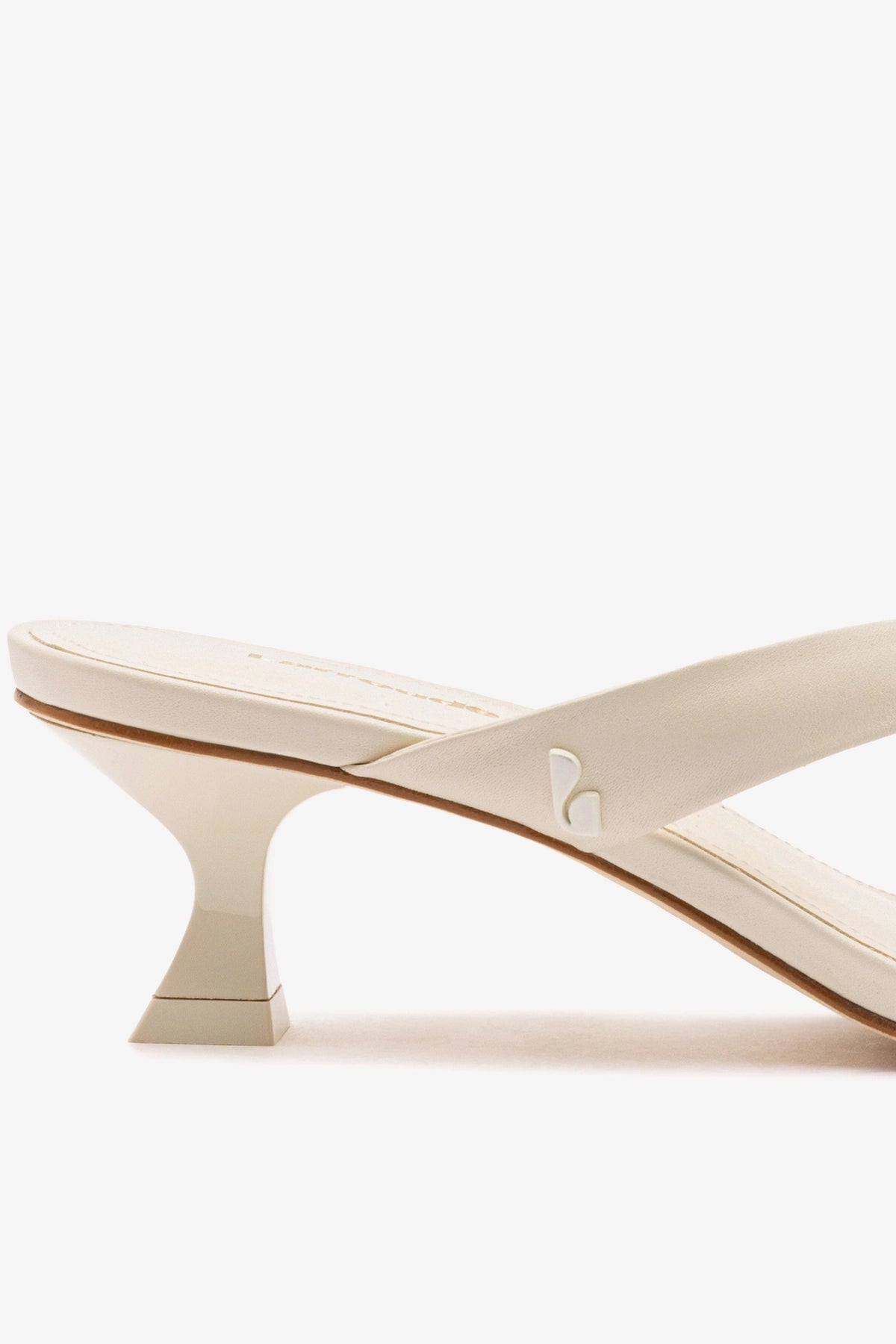 Gaia Low In Ivory Leather - Larroude