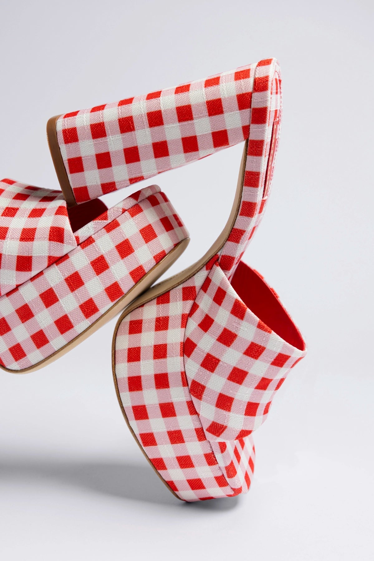Dolly Platform Mule Scarlet Printed Fabric - Larroude